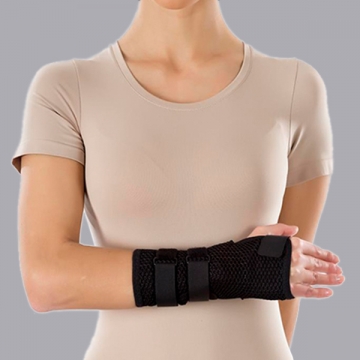 Повязка-бандаж для лучезапястного сустава